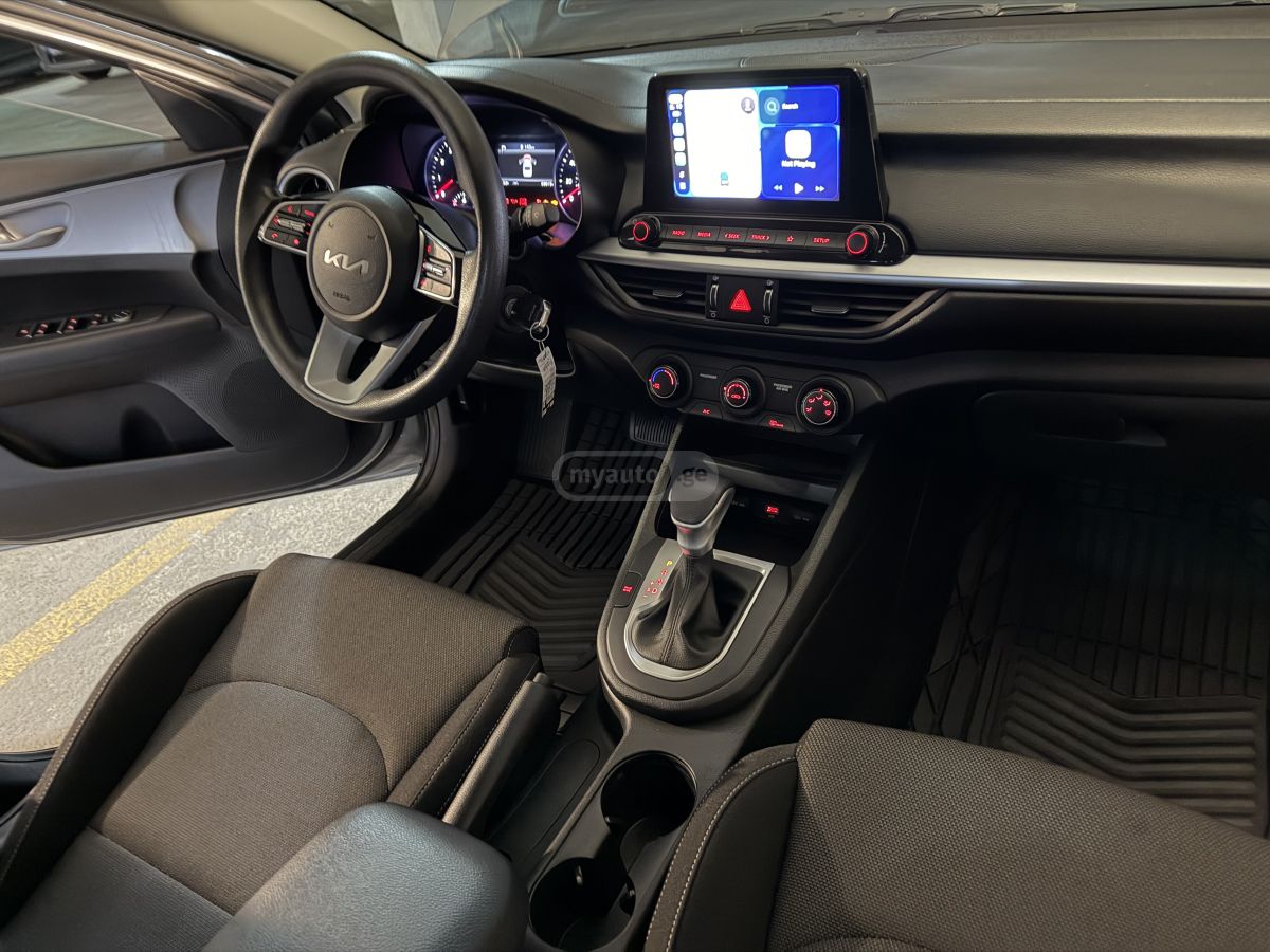 Kia Forte - фото 11