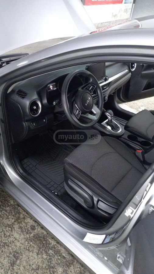 Kia Forte - фото 8