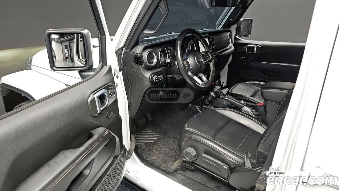 Jeep Wrangler - фото 12