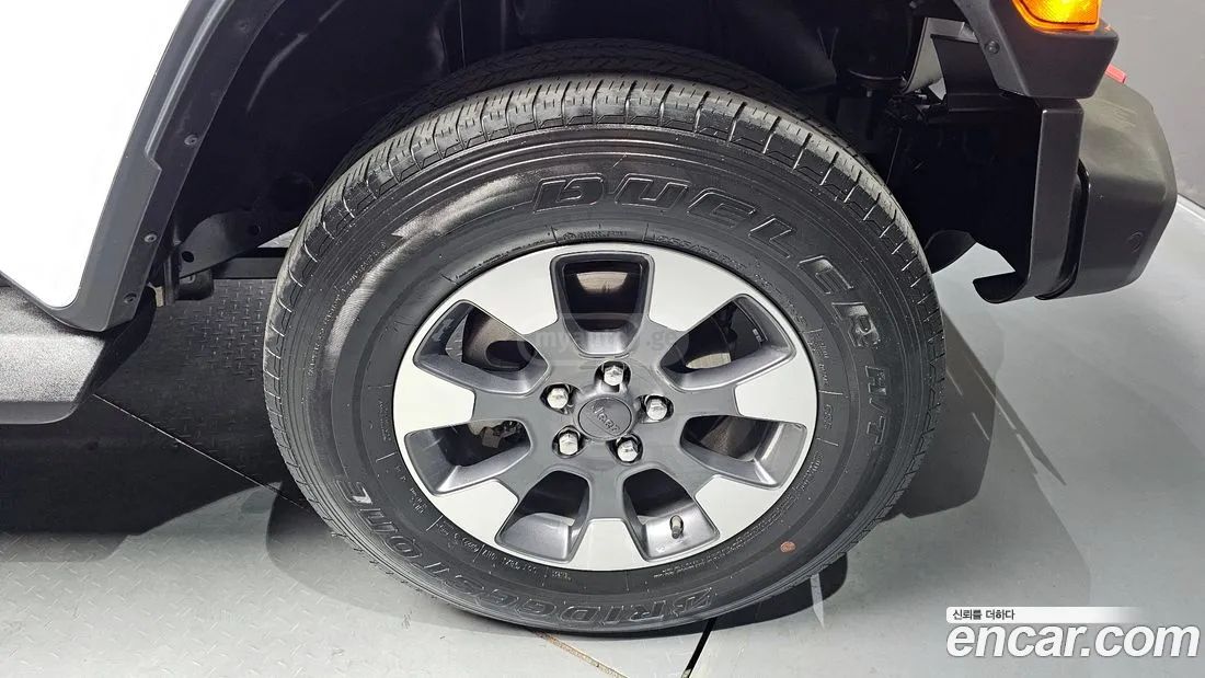 Jeep Wrangler - фото 5