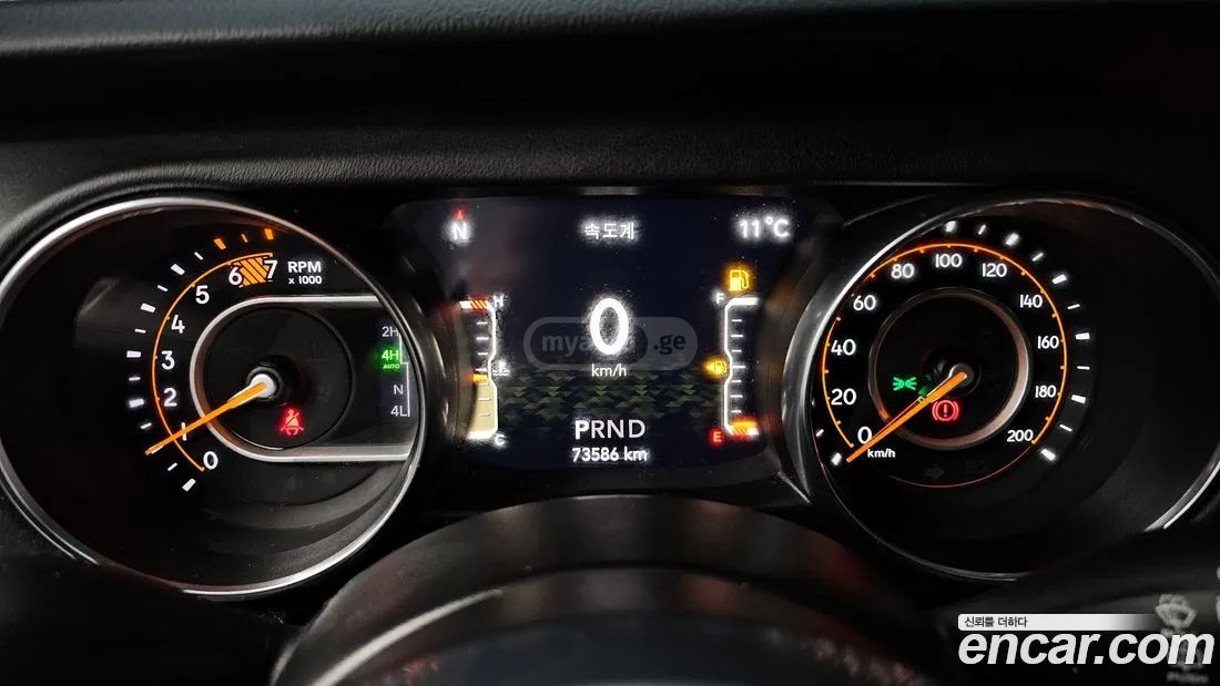 Jeep Wrangler - фото 8