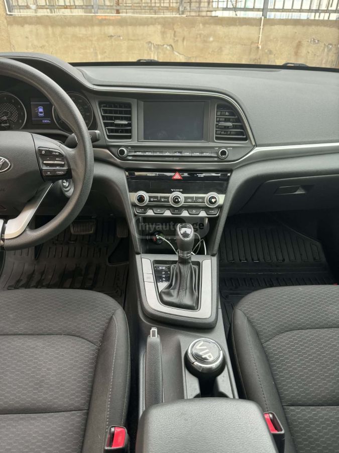 Hyundai Elantra - фото 11