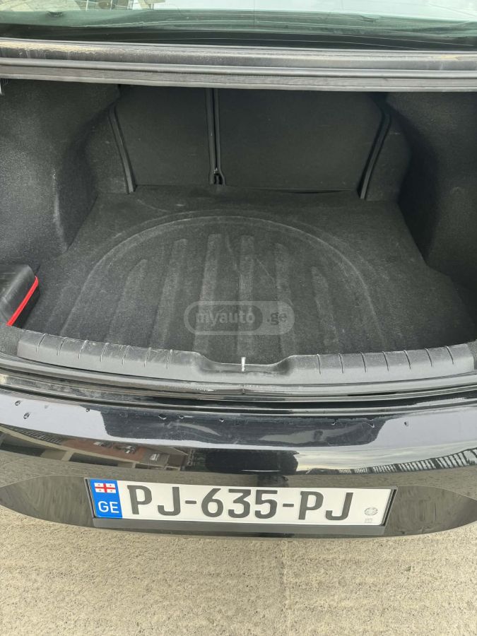 Hyundai Elantra - фото 13