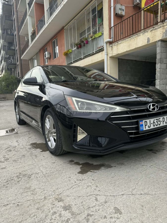 Hyundai Elantra - фото 3