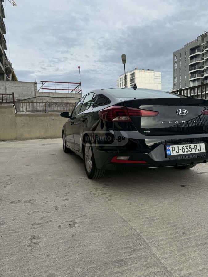 Hyundai Elantra - фото 6