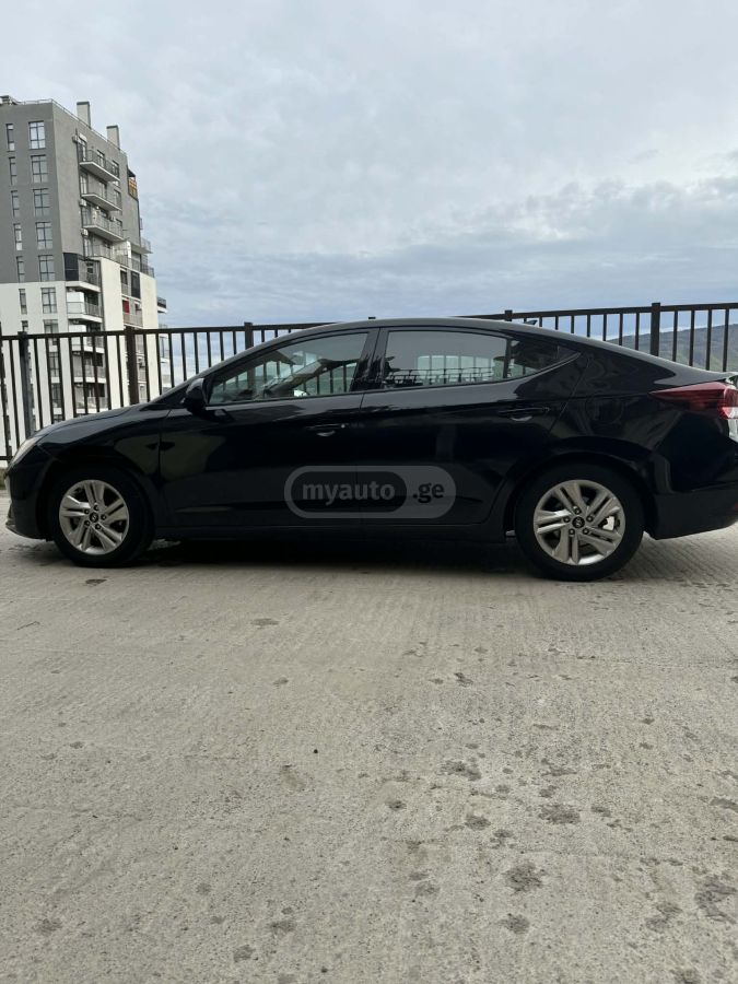 Hyundai Elantra - фото 7