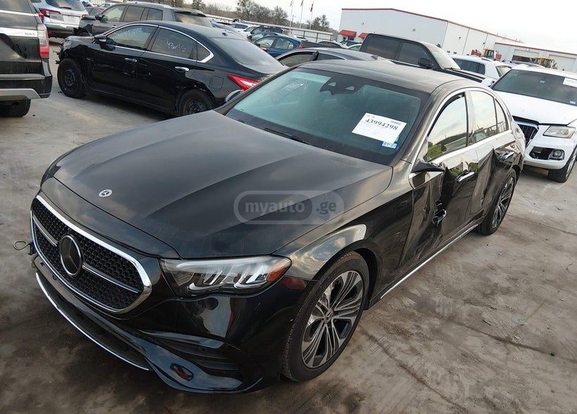 Mercedes-Benz E 350 - фото 1