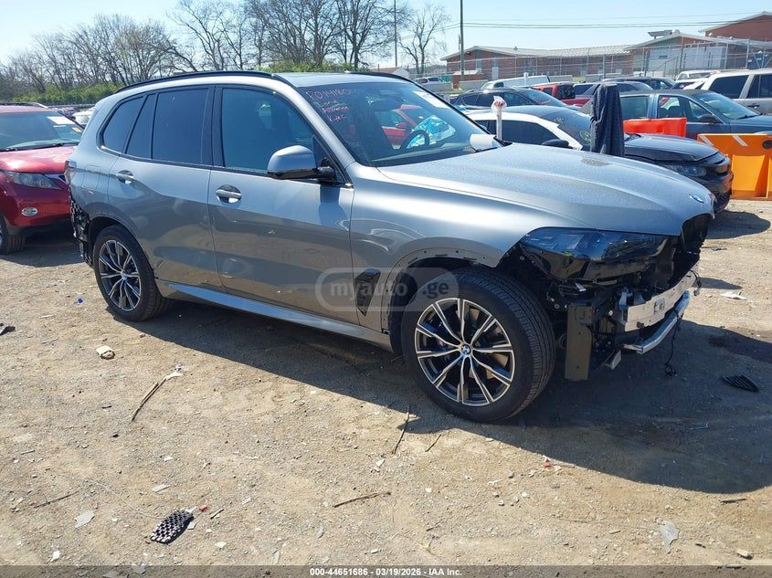 BMW X5 - фото 1