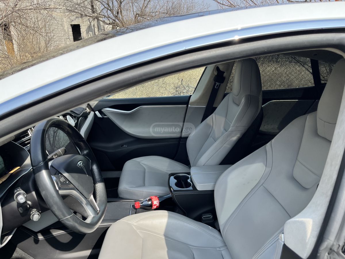 Tesla Model S - фото 10