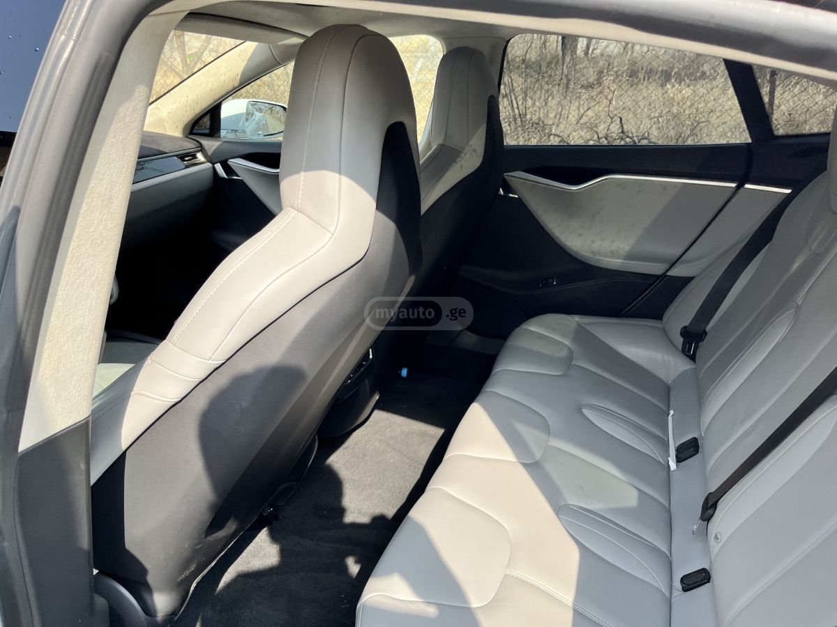 Tesla Model S - фото 11