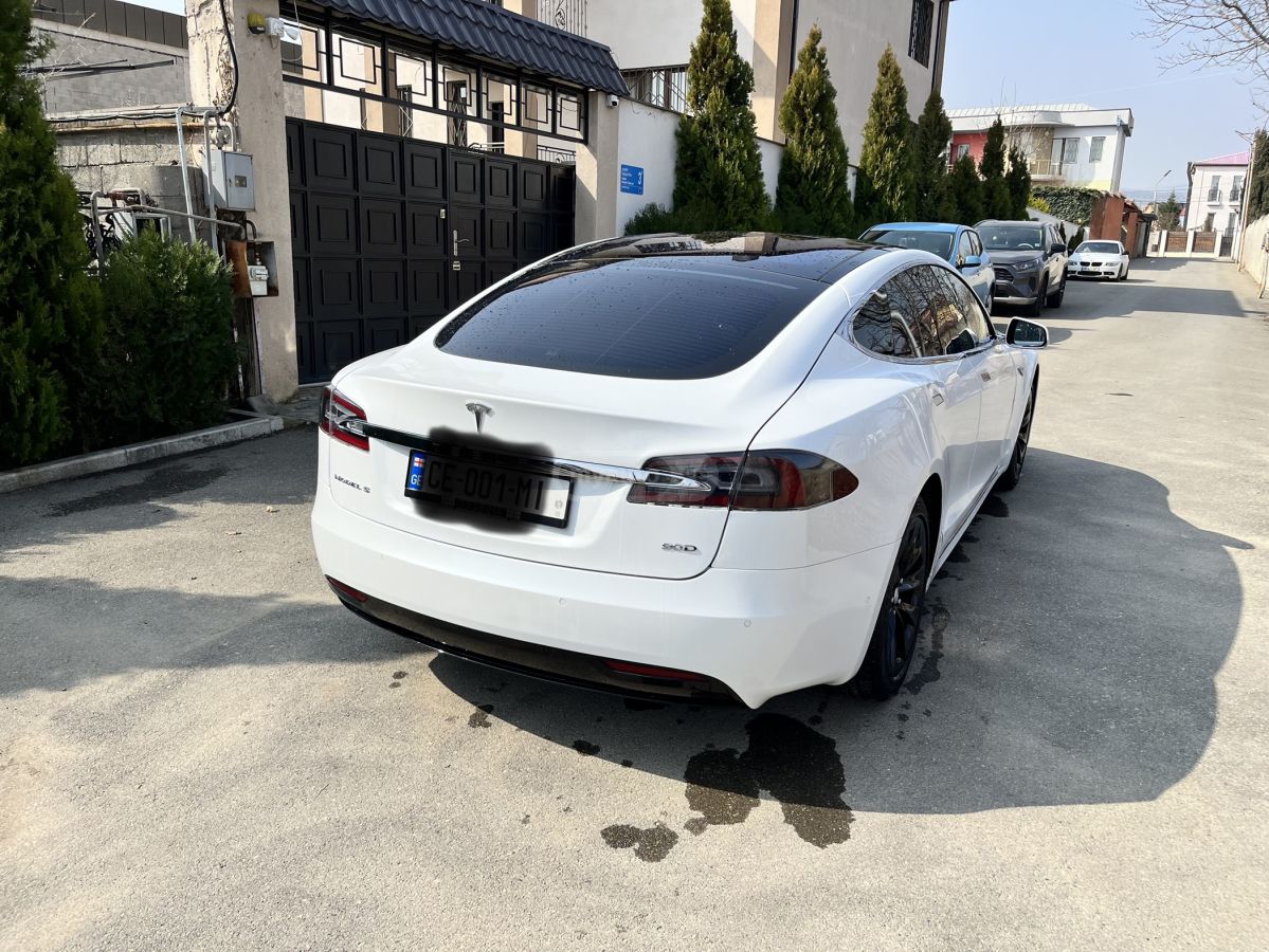 Tesla Model S - фото 4