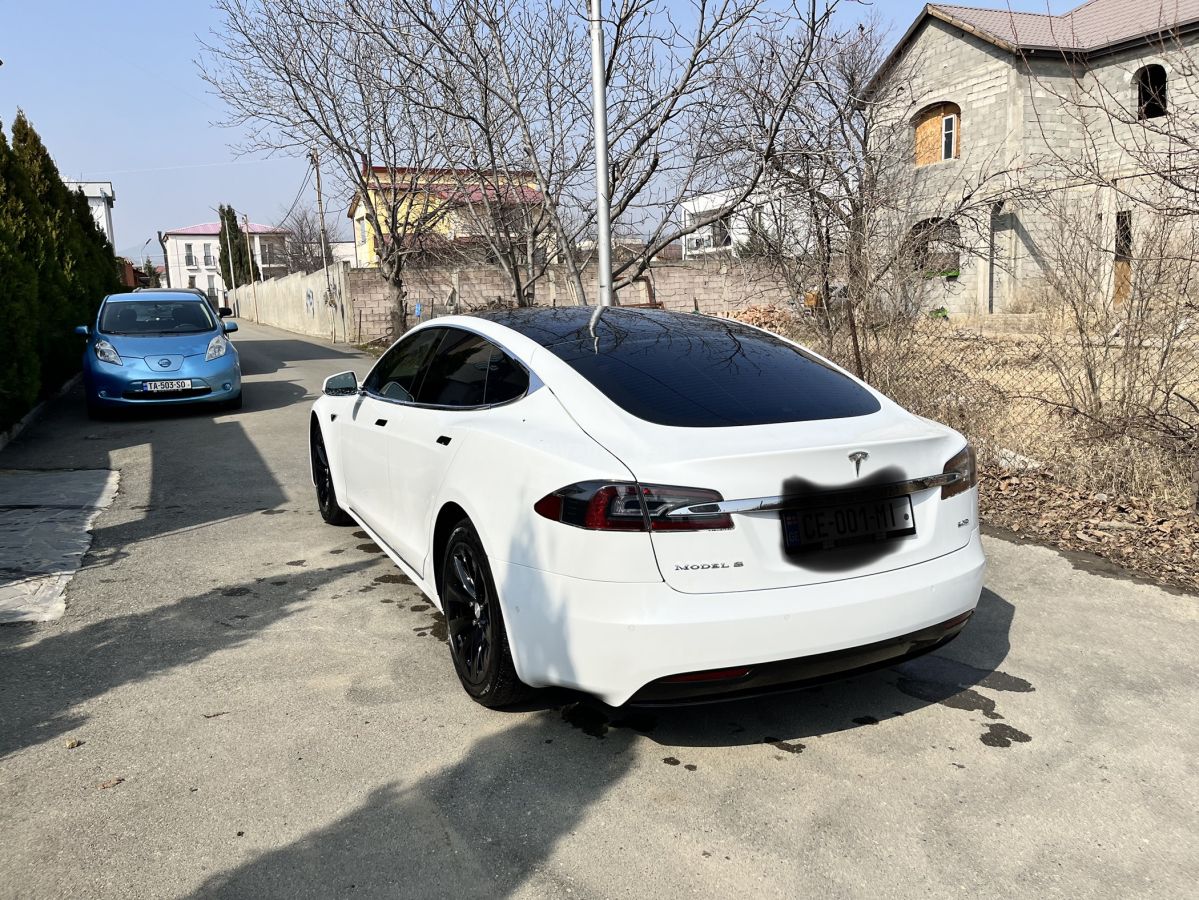 Tesla Model S - фото 5
