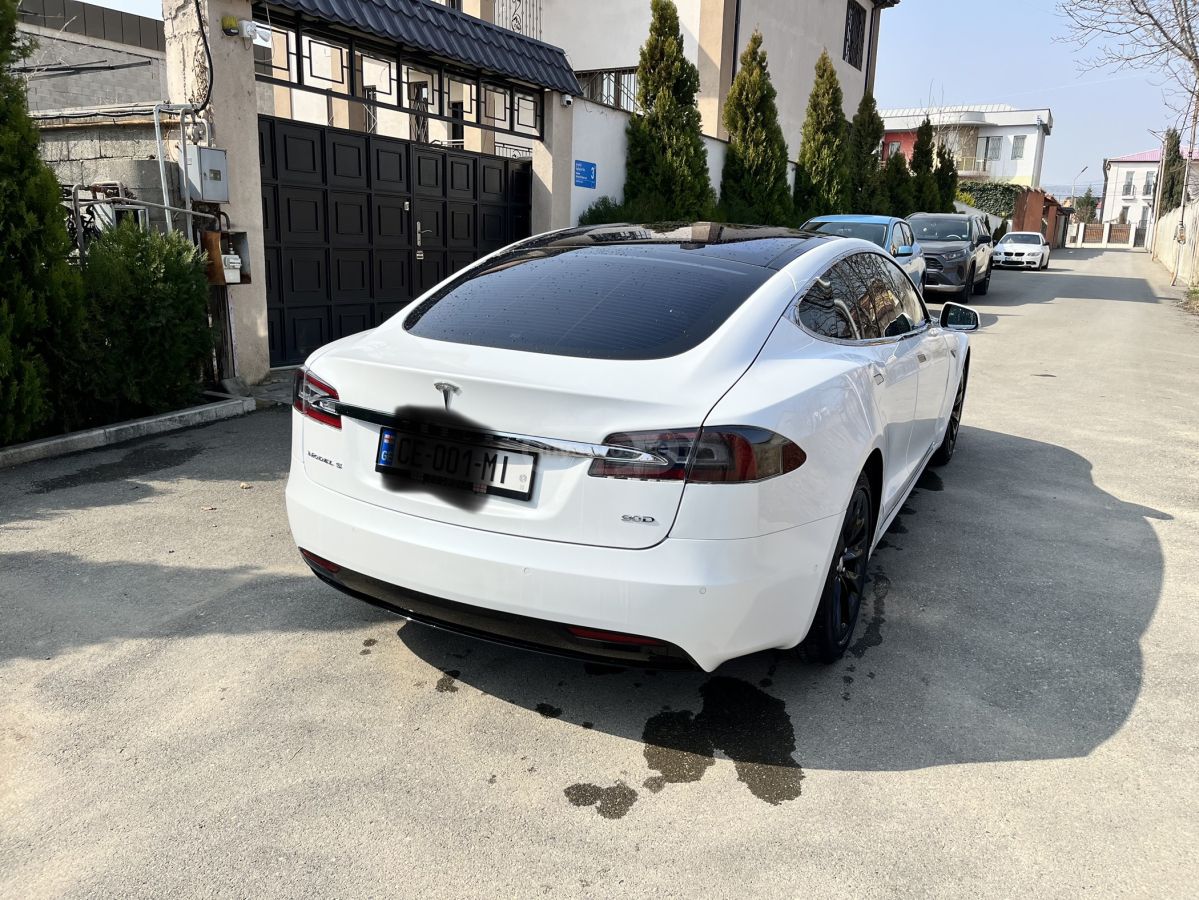Tesla Model S - фото 6
