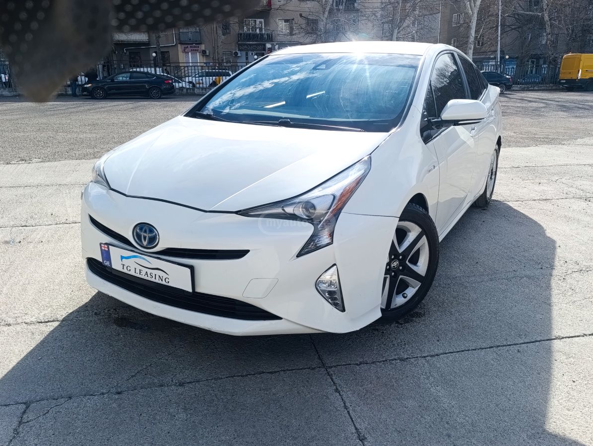 Toyota Prius - фото 1