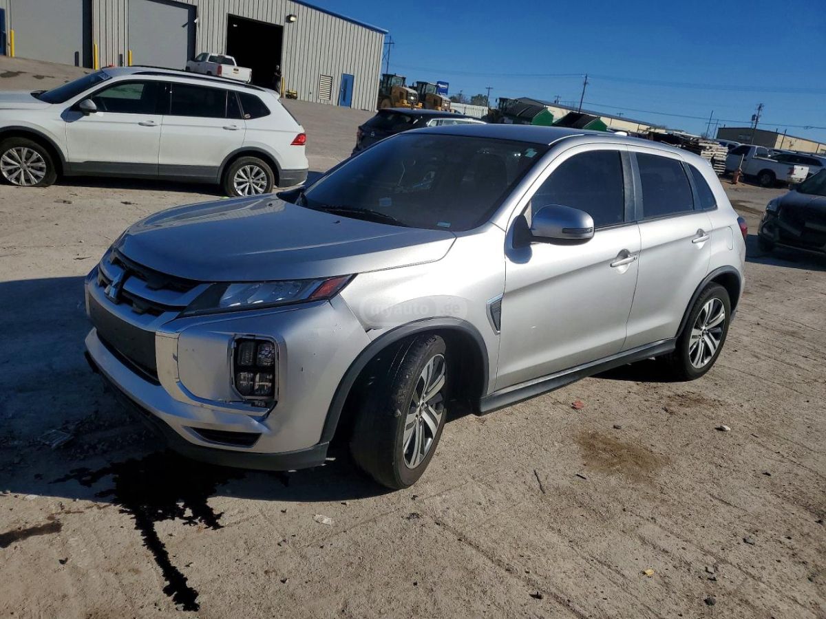 Mitsubishi Outlander - фото 1