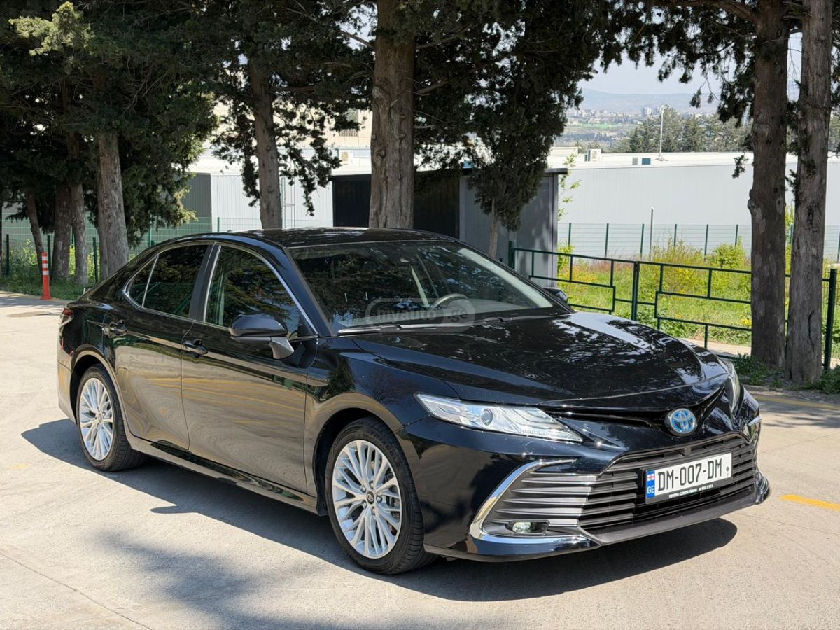 Toyota Camry - фото 2