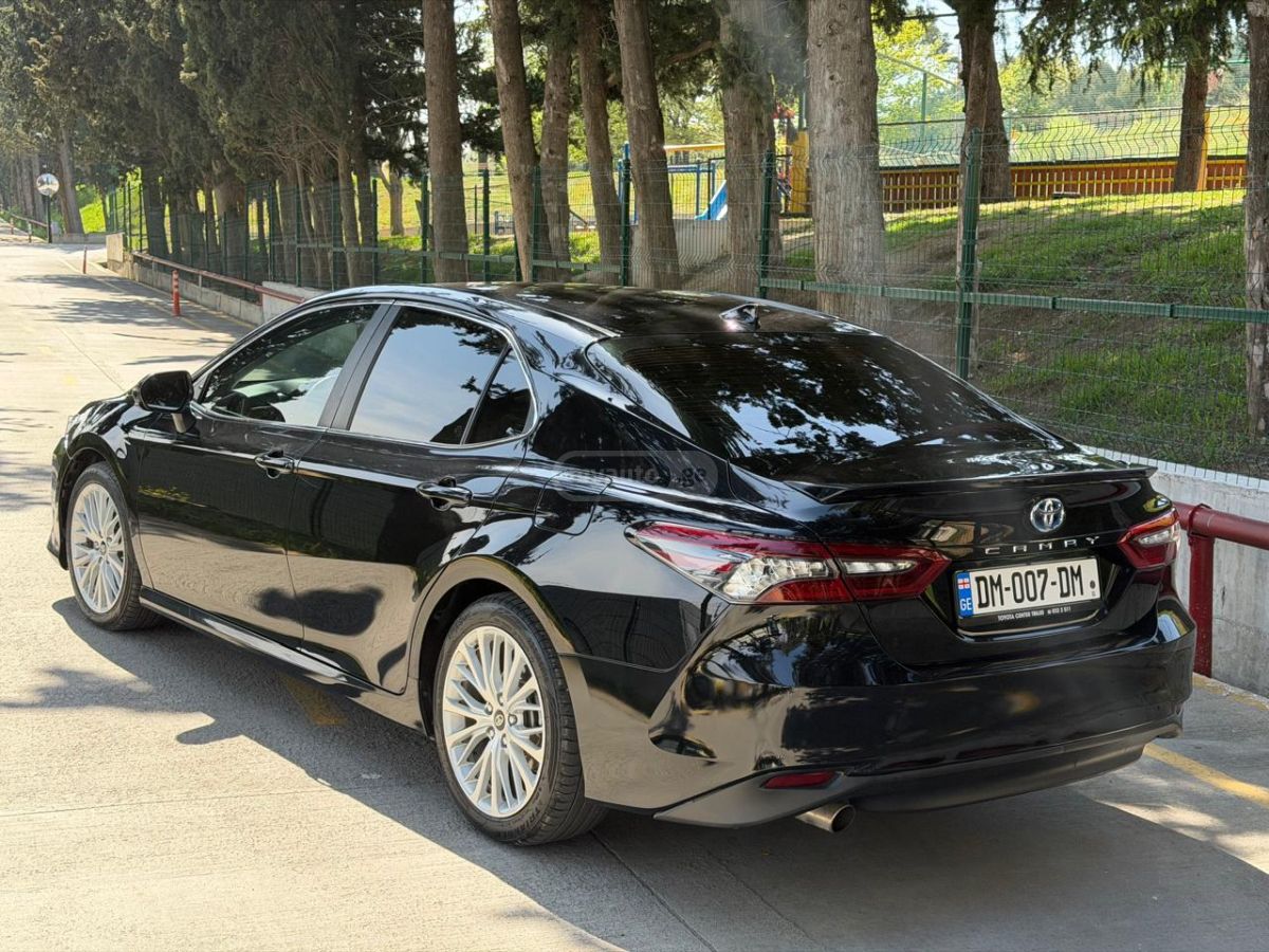 Toyota Camry - фото 4