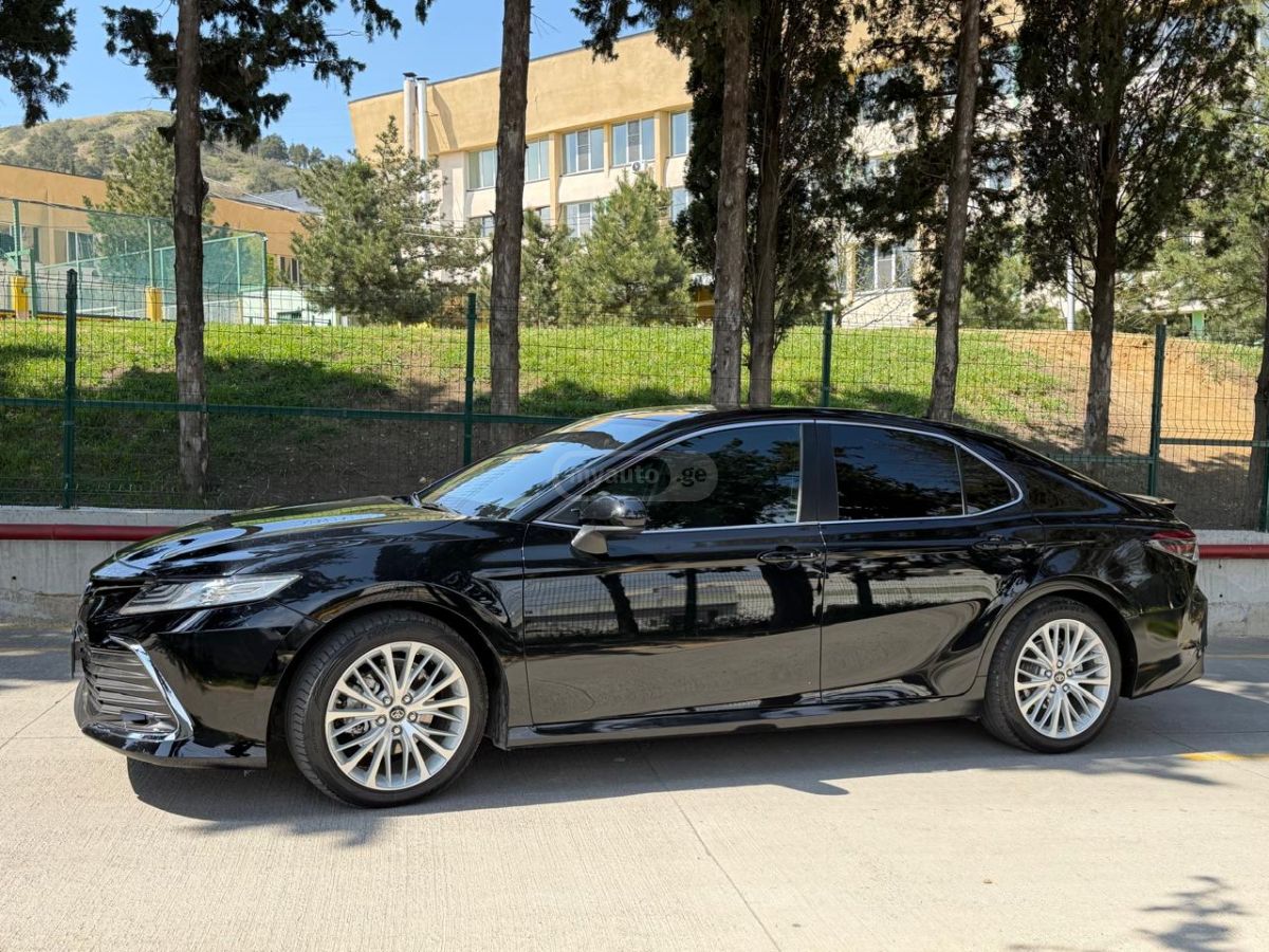 Toyota Camry - фото 5