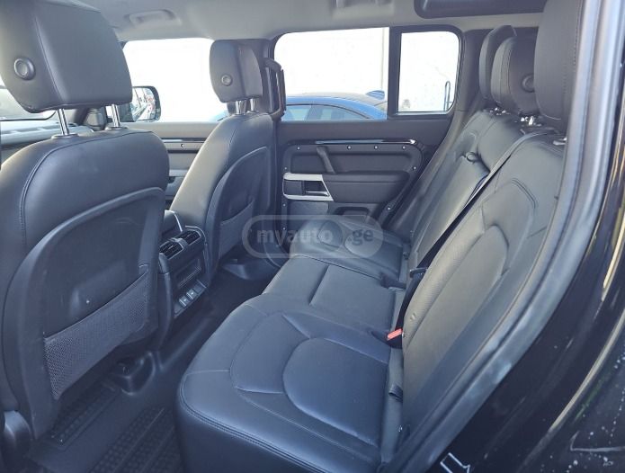 Land Rover Defender 110 2024 — миниатюра 12