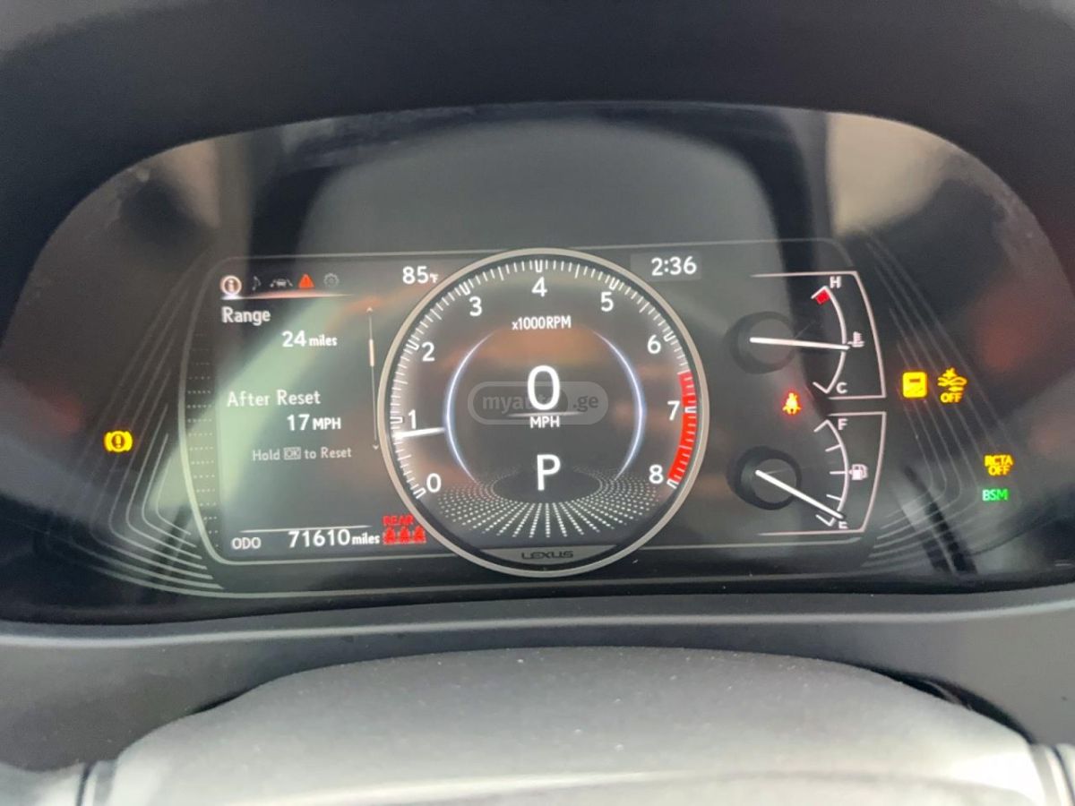 Lexus UX 200 - фото 8