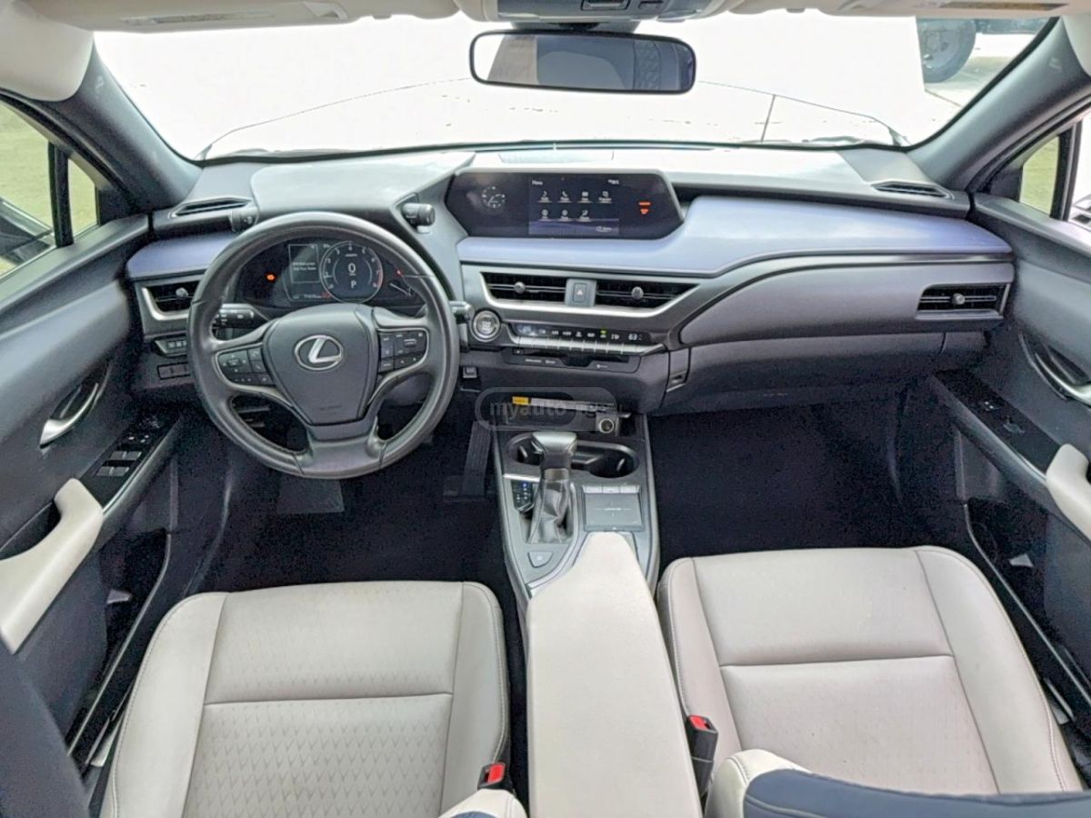 Lexus UX 200 - фото 9