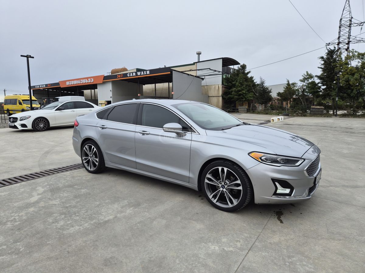 Ford Fusion - фото 1