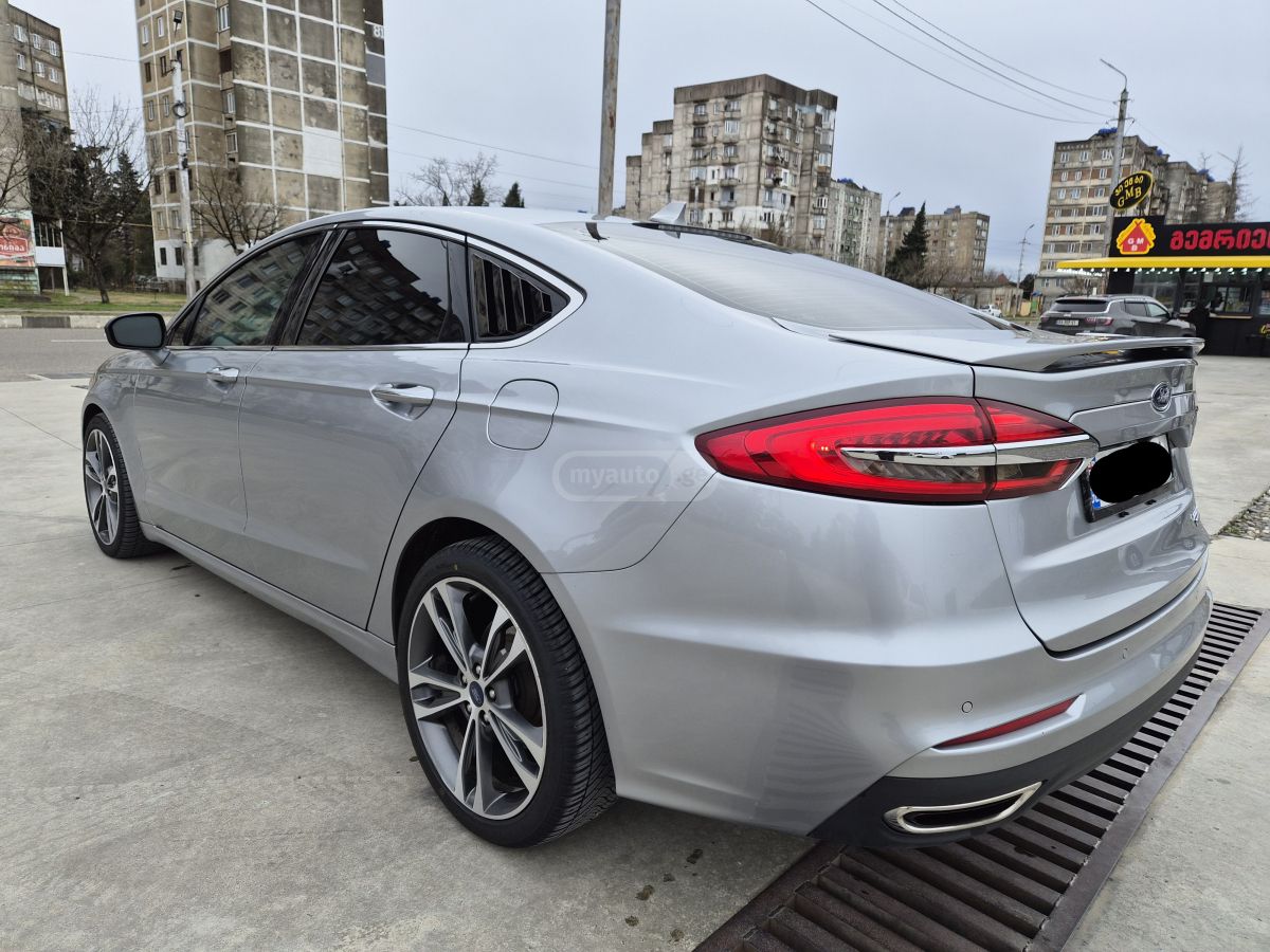 Ford Fusion - фото 4