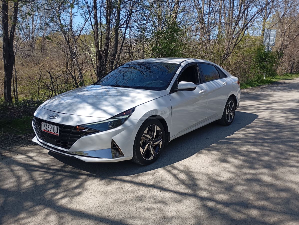 Hyundai Elantra - фото 2