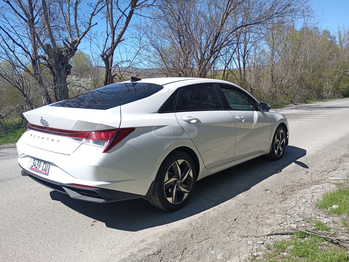 Hyundai Elantra - фото 5