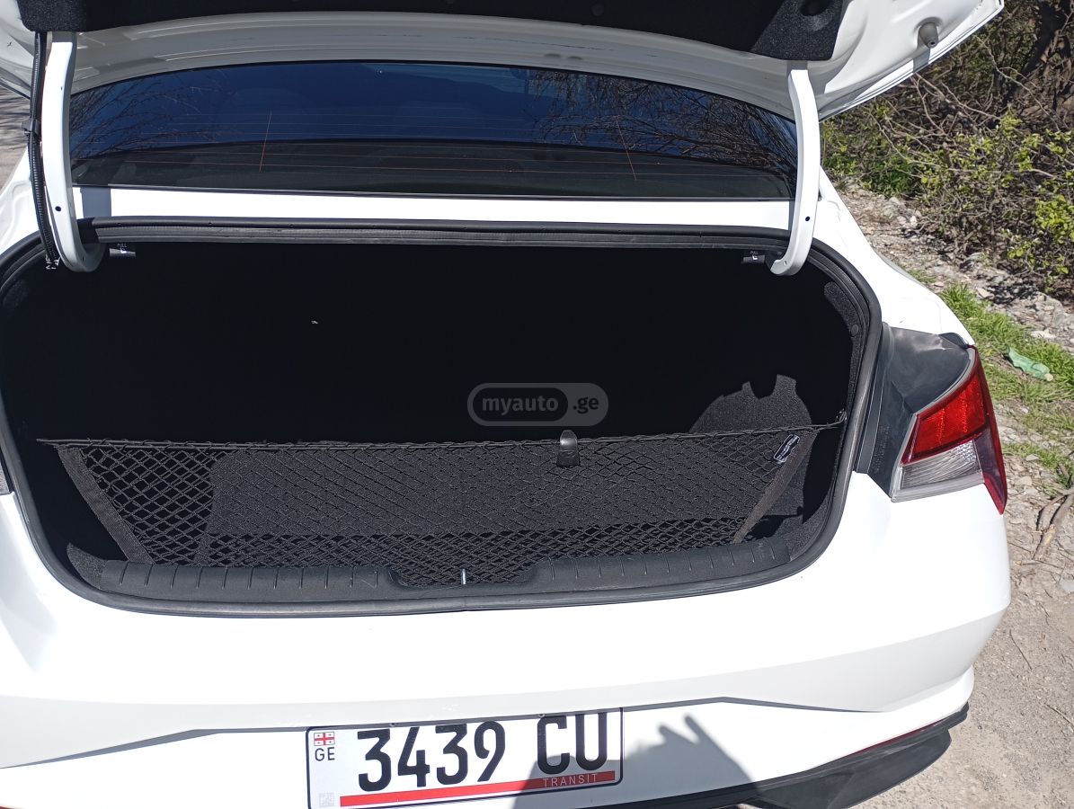 Hyundai Elantra - фото 7