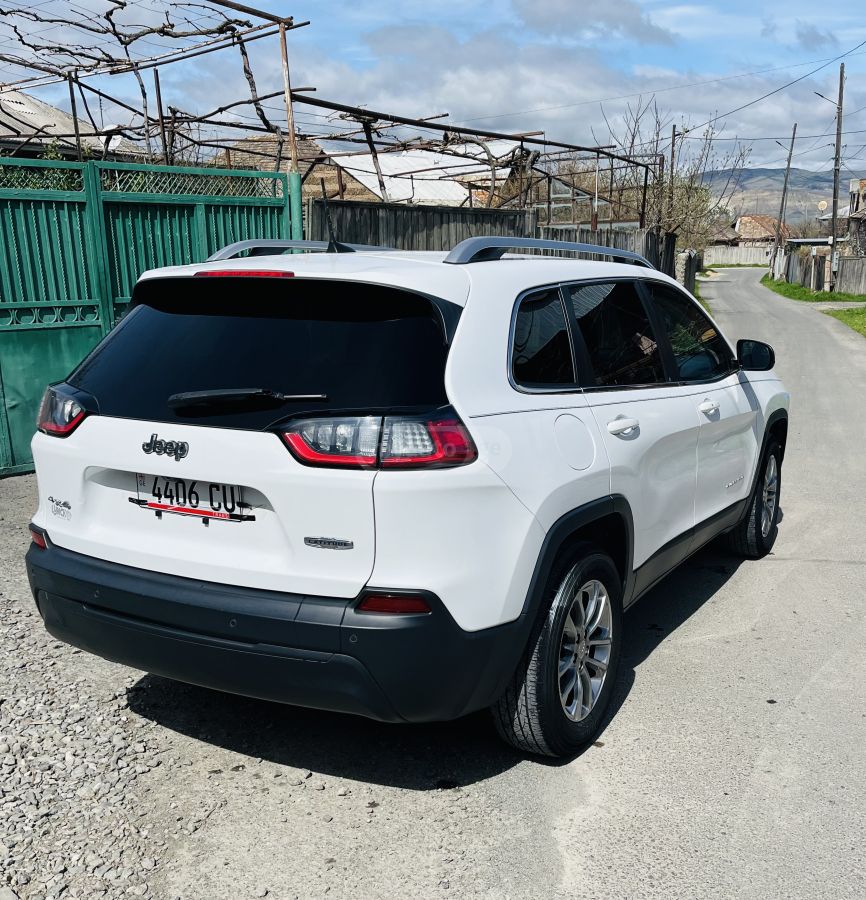 Jeep Cherokee - фото 2