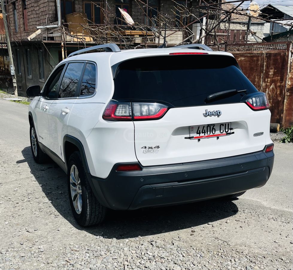 Jeep Cherokee - фото 4