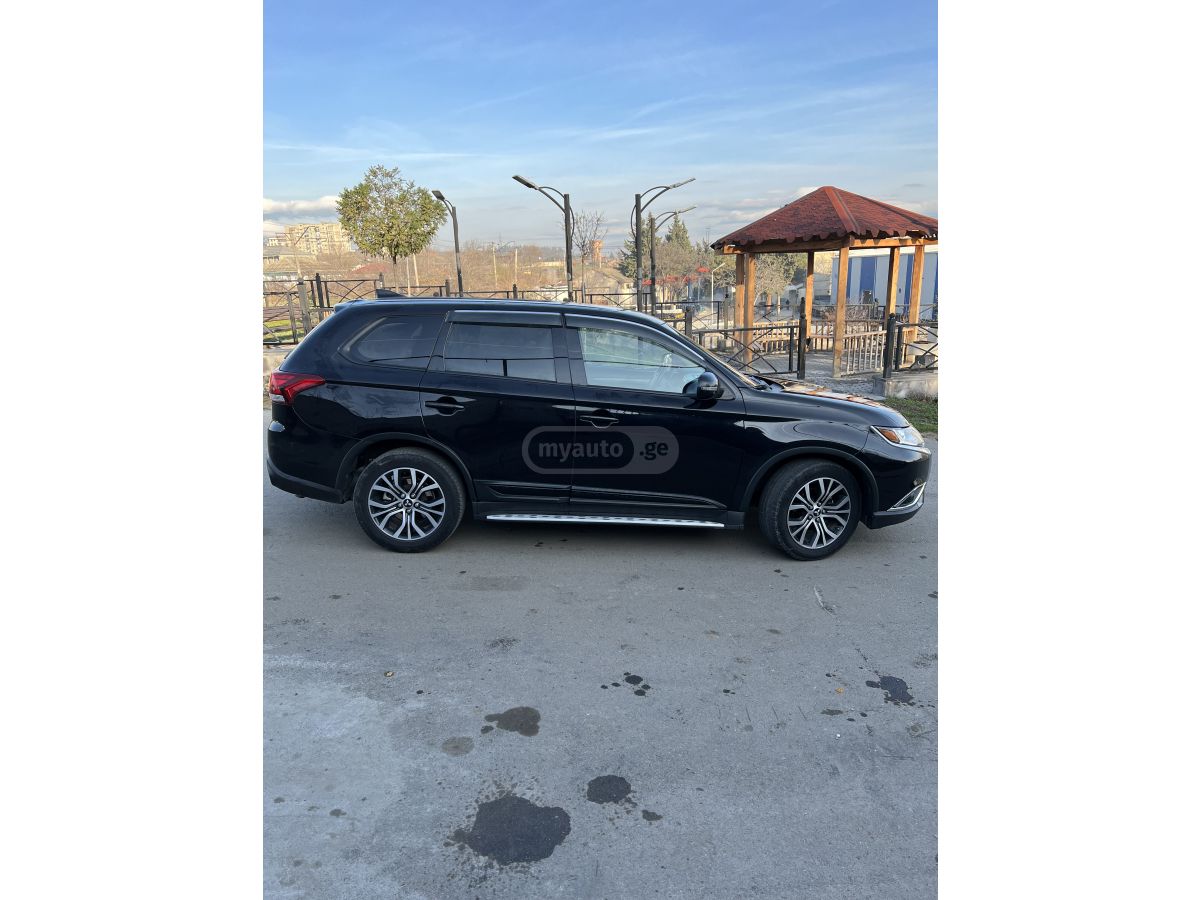 Mitsubishi Outlander - фото 2