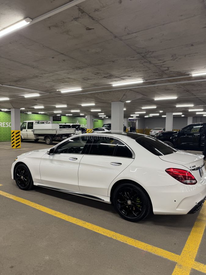 Mercedes-Benz C 300 - фото 4