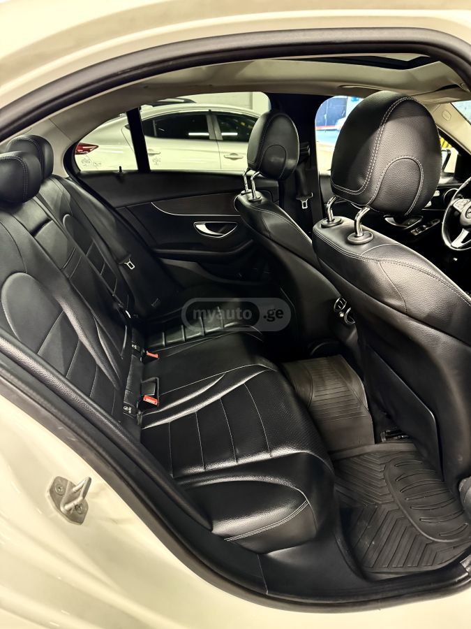 Mercedes-Benz C 300 - фото 6