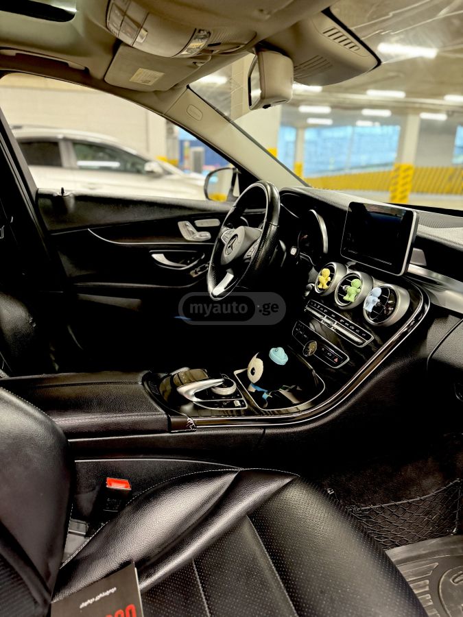 Mercedes-Benz C 300 - фото 9