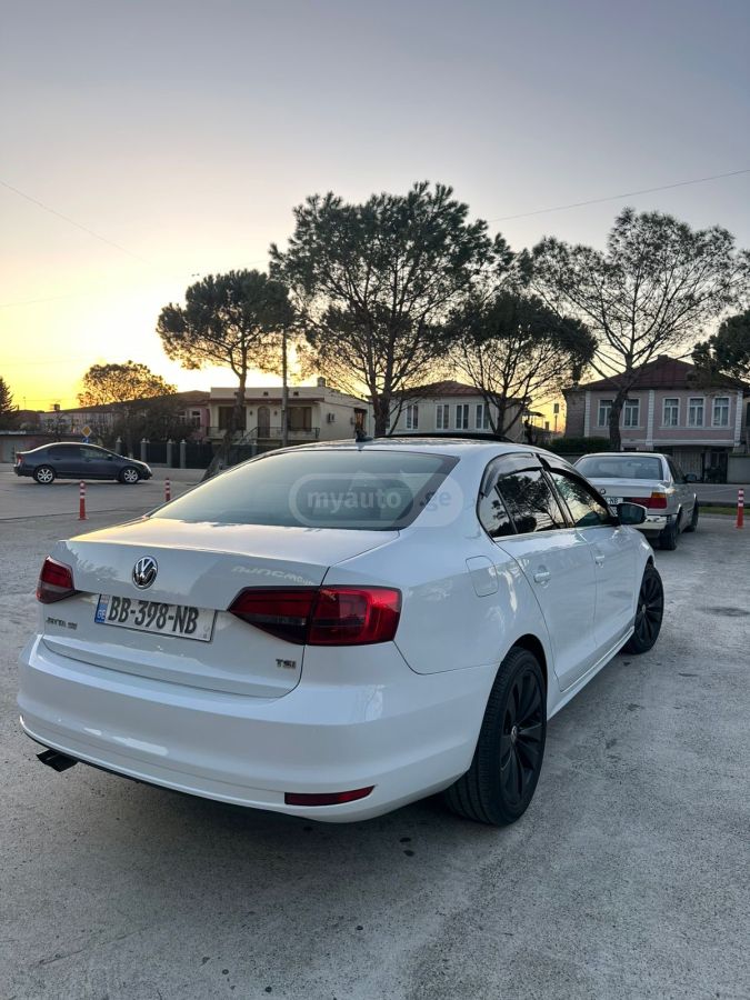 Volkswagen Jetta - фото 10