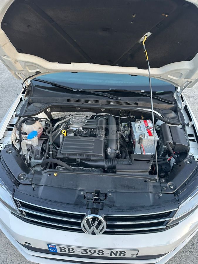 Volkswagen Jetta - фото 12