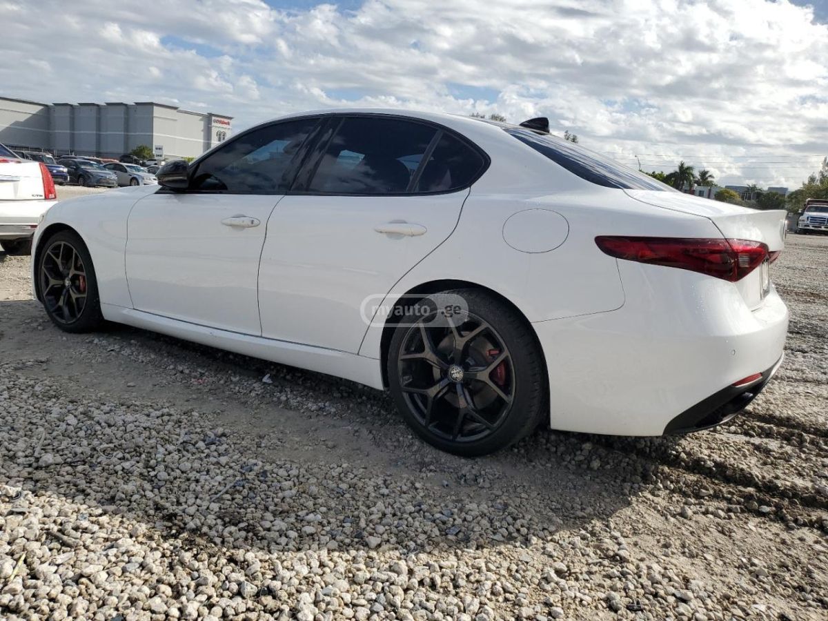 Alfa Romeo Giulia - фото 2