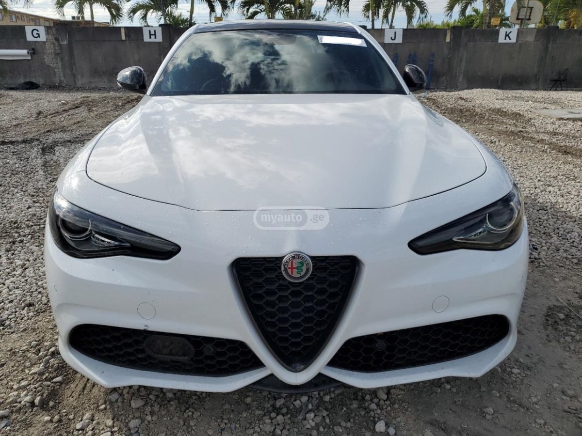 Alfa Romeo Giulia - фото 5