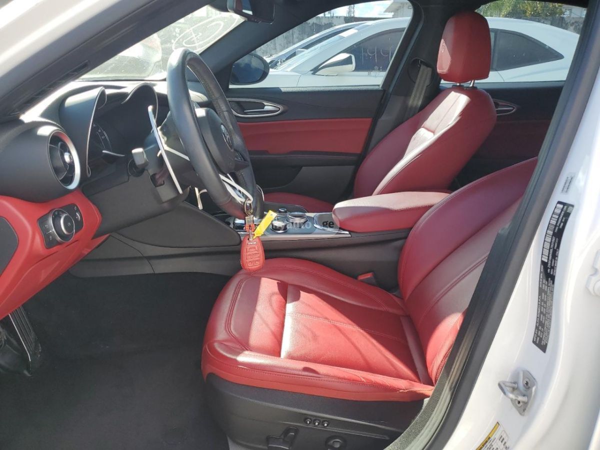 Alfa Romeo Giulia - фото 7