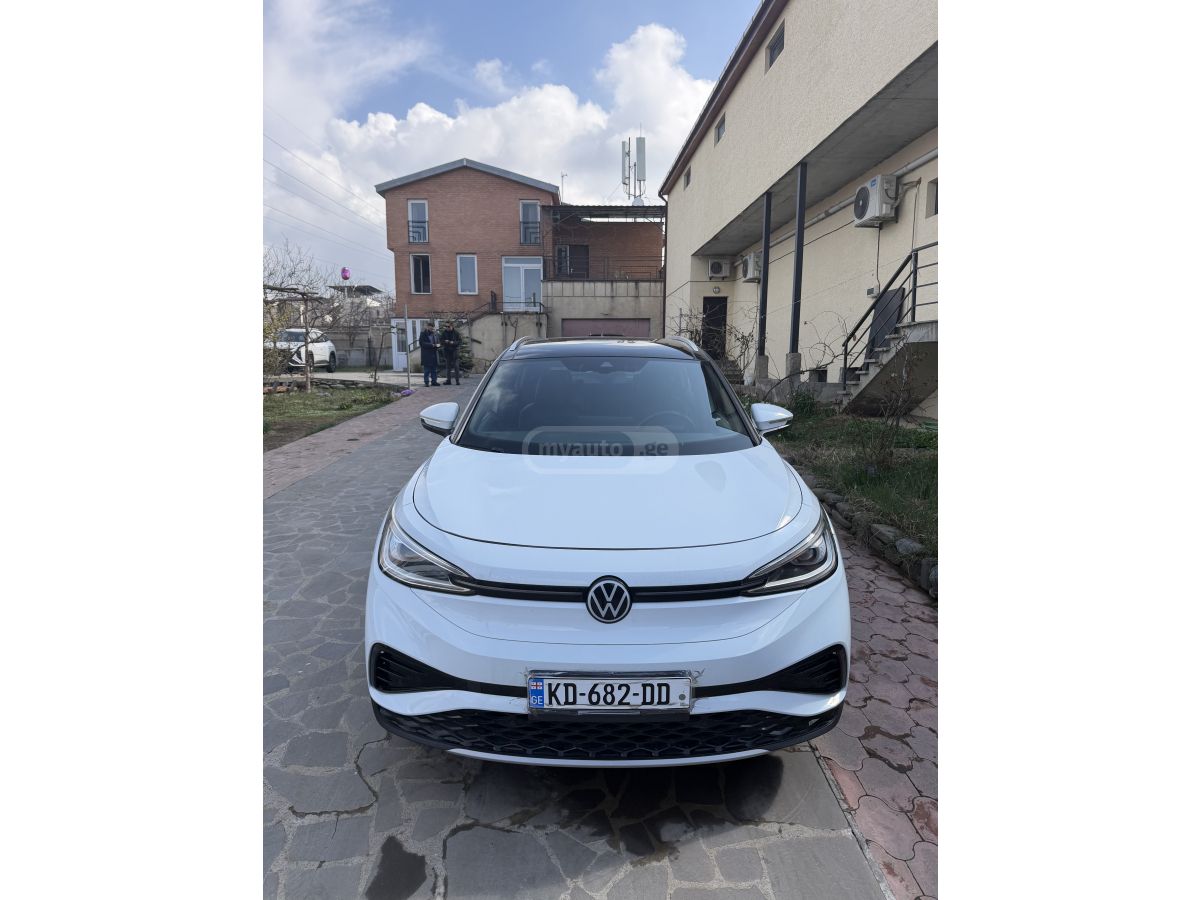 Volkswagen ID 4 - фото 1