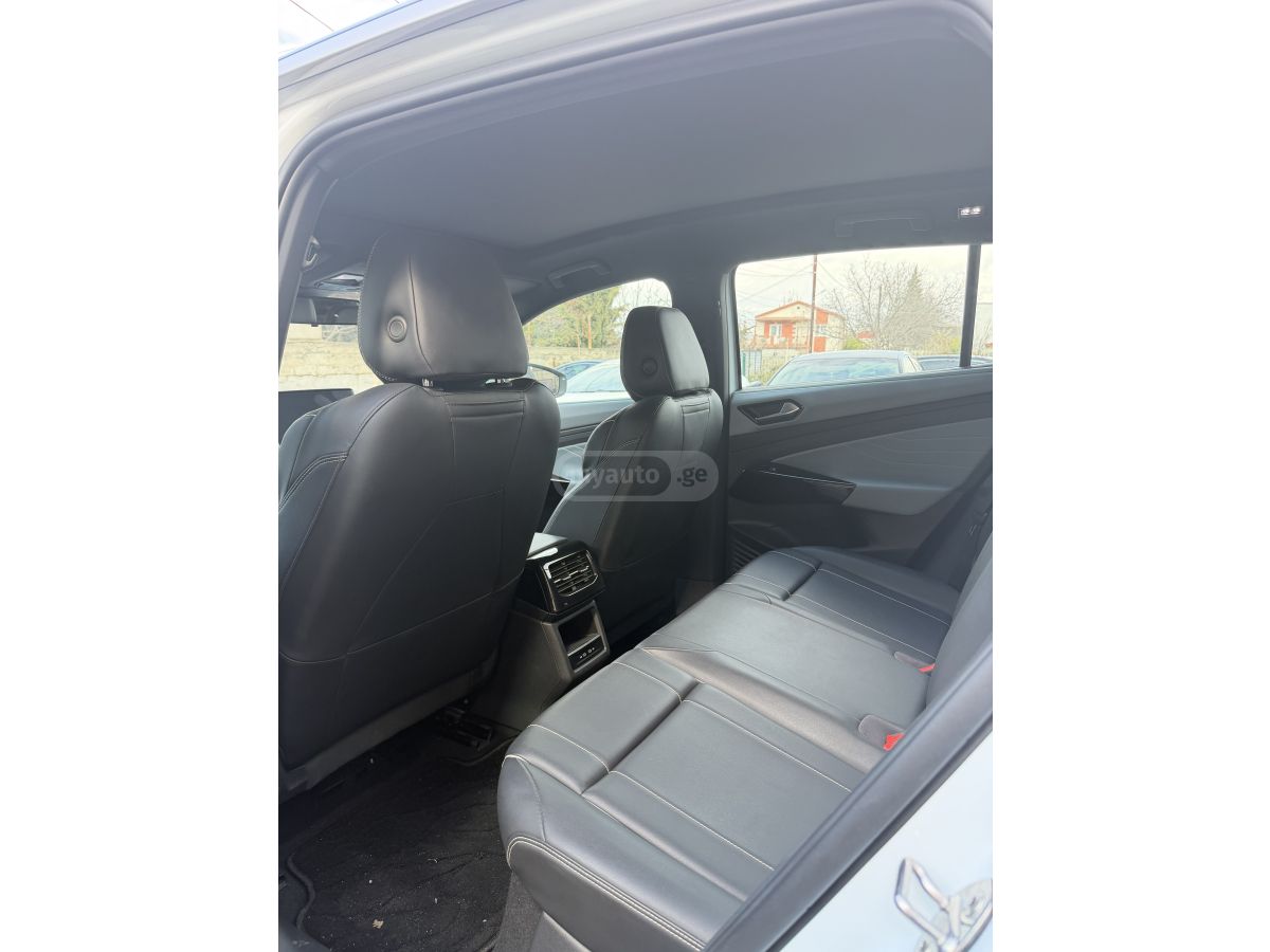 Volkswagen ID 4 - фото 9