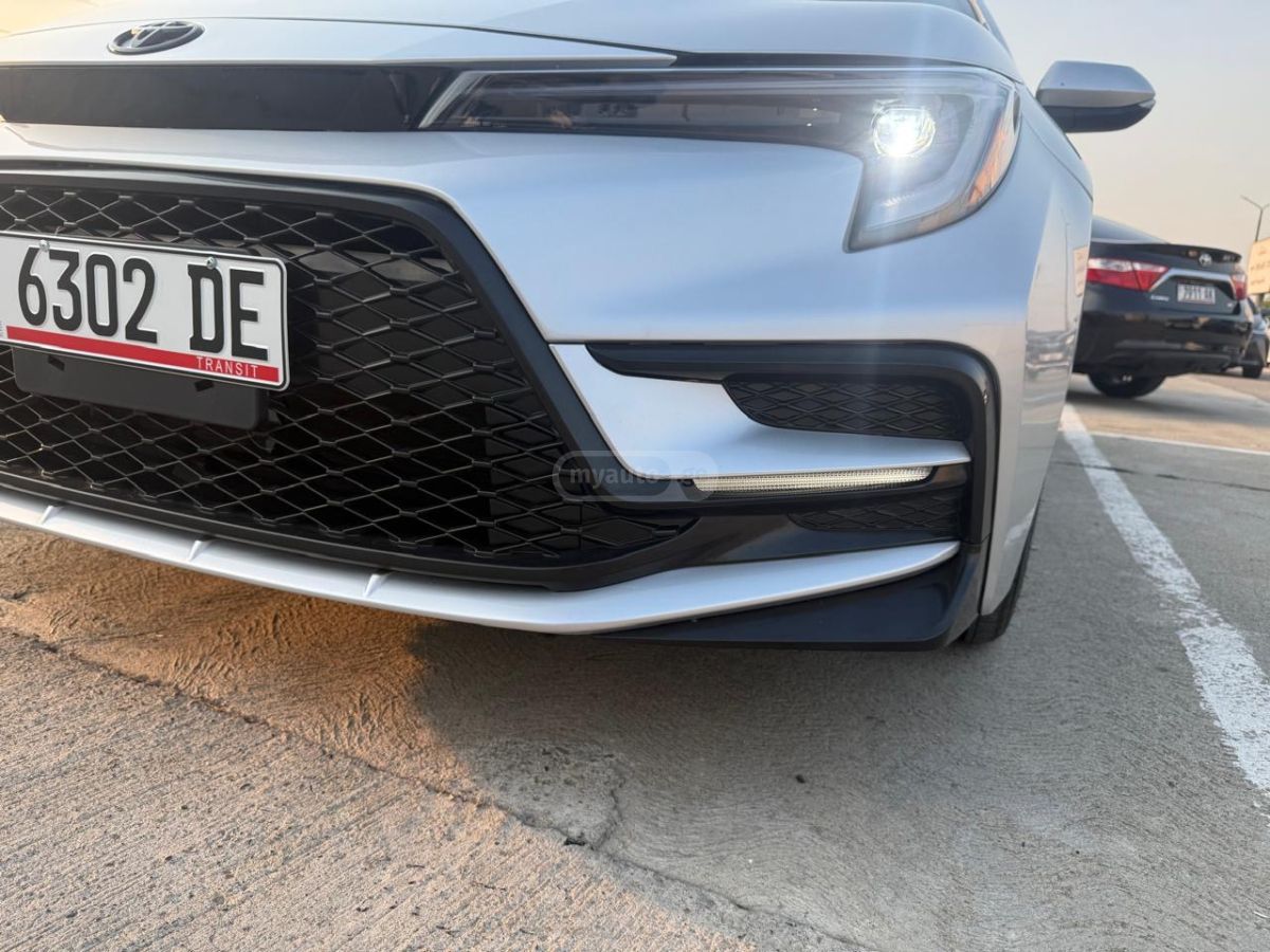 Toyota SE 4dr Sedan CVT — миниатюра 12