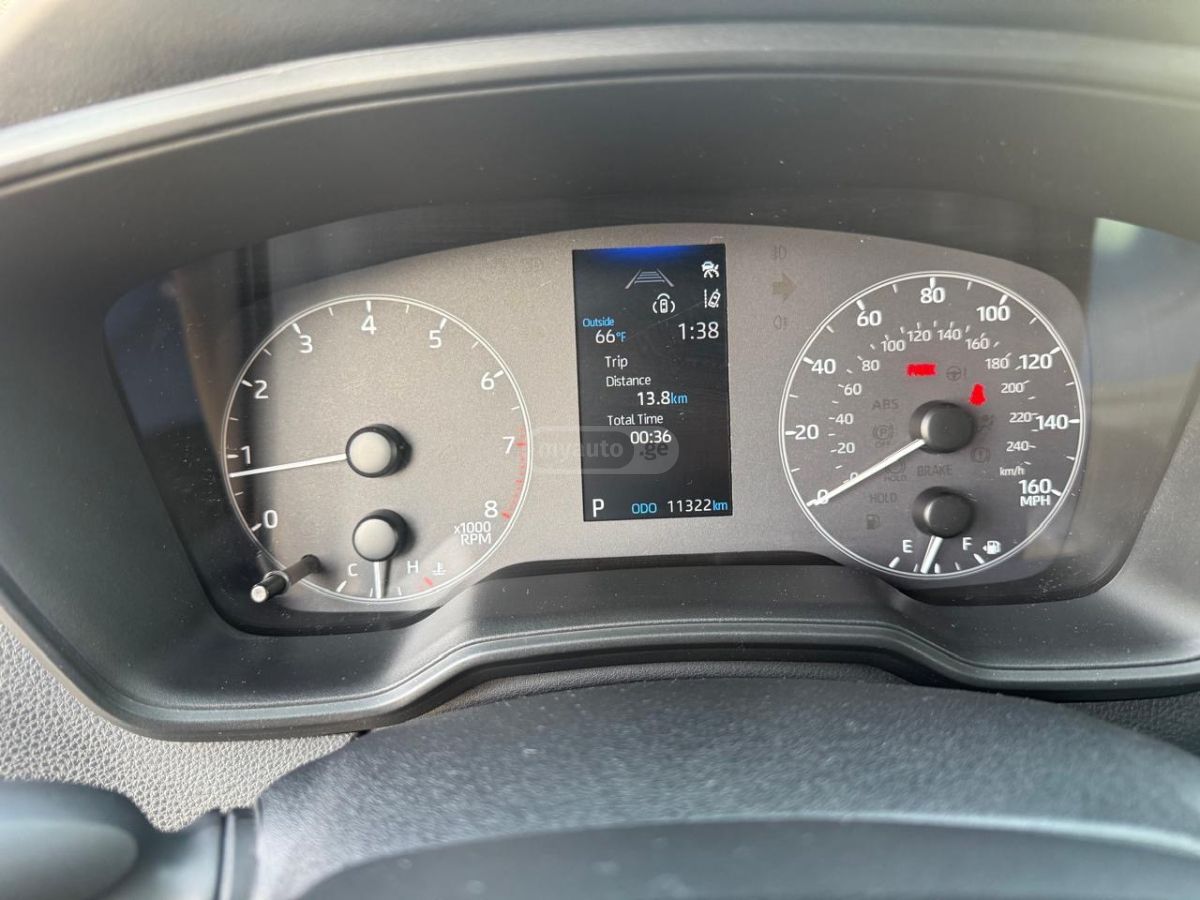 Toyota SE 4dr Sedan CVT — миниатюра 7