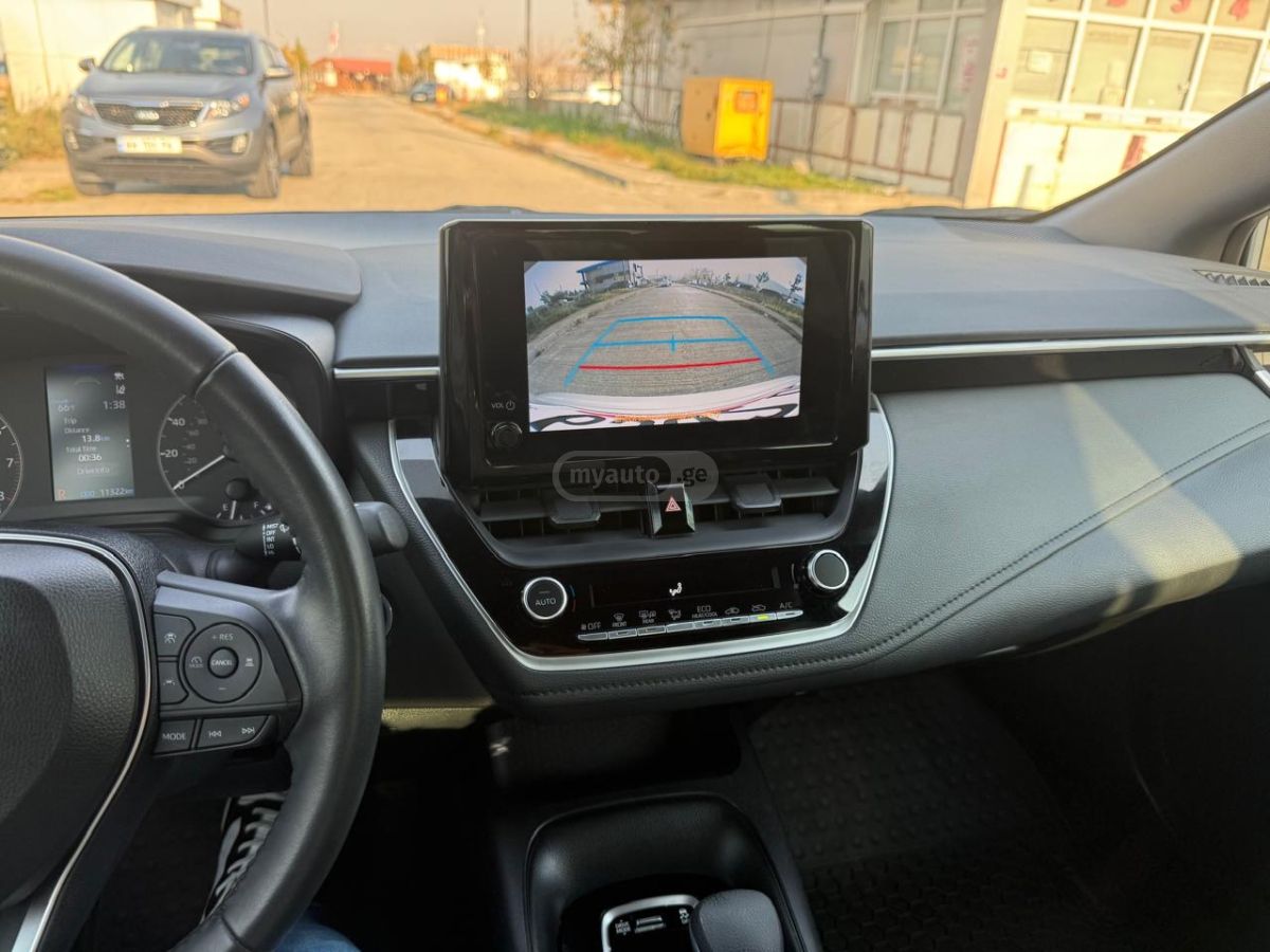 Toyota SE 4dr Sedan CVT — миниатюра 9