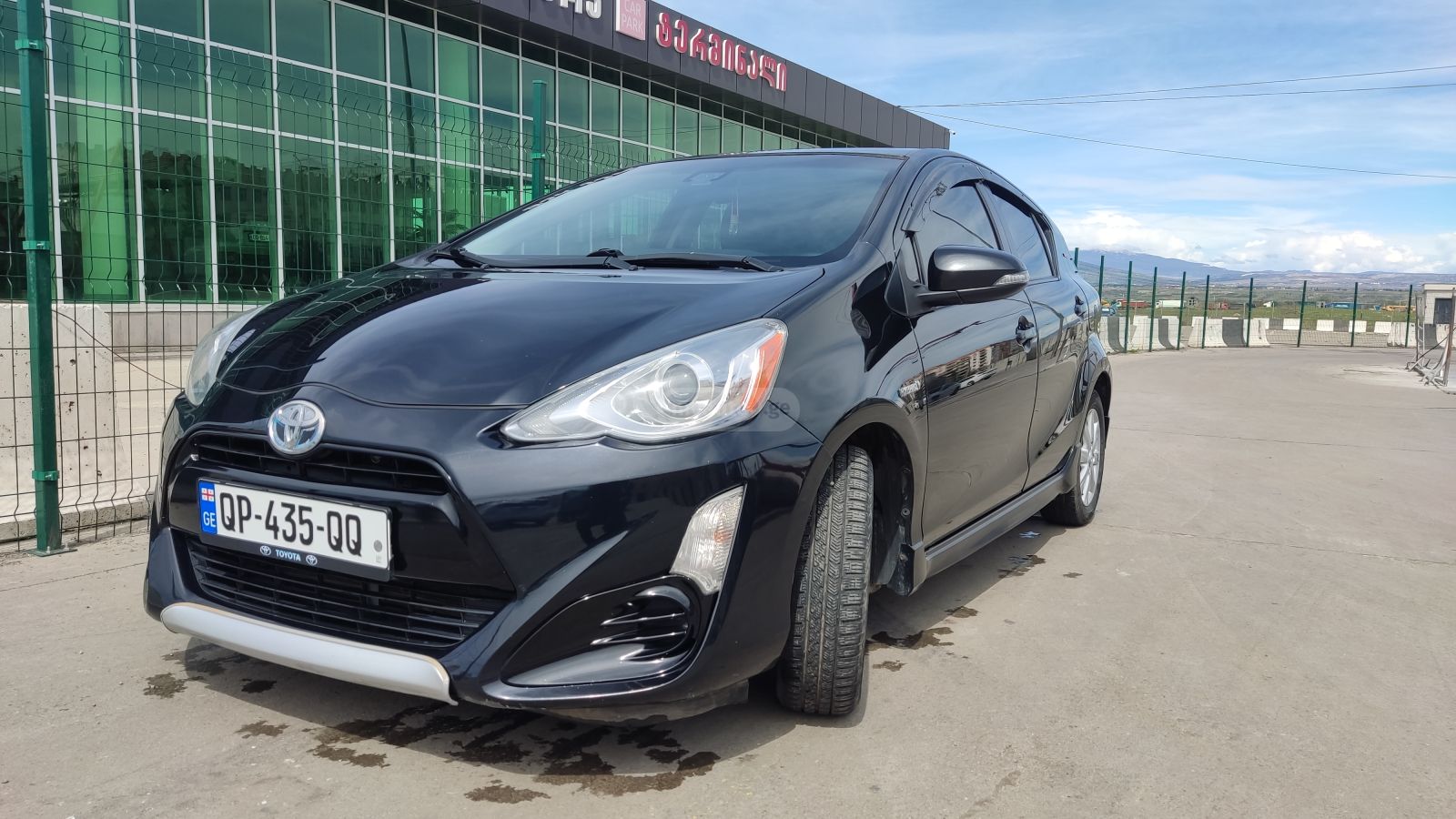 Toyota Prius C - фото 1