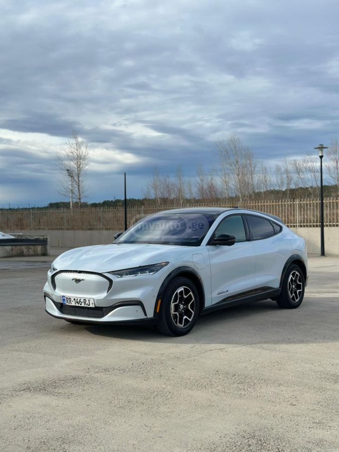 Ford Mustang - фото 1