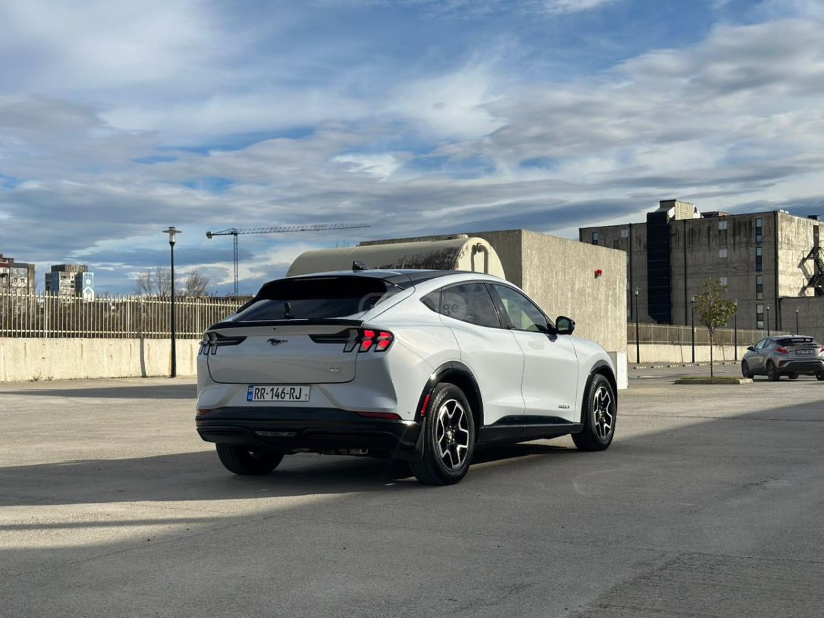Ford Mustang - фото 3