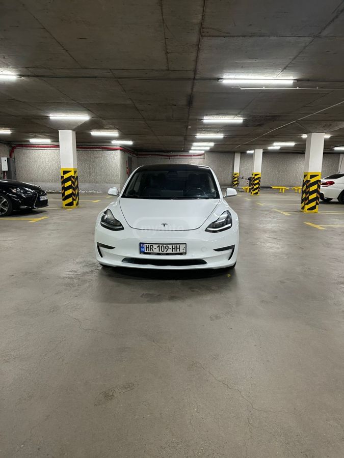 Tesla Model 3 - фото 3